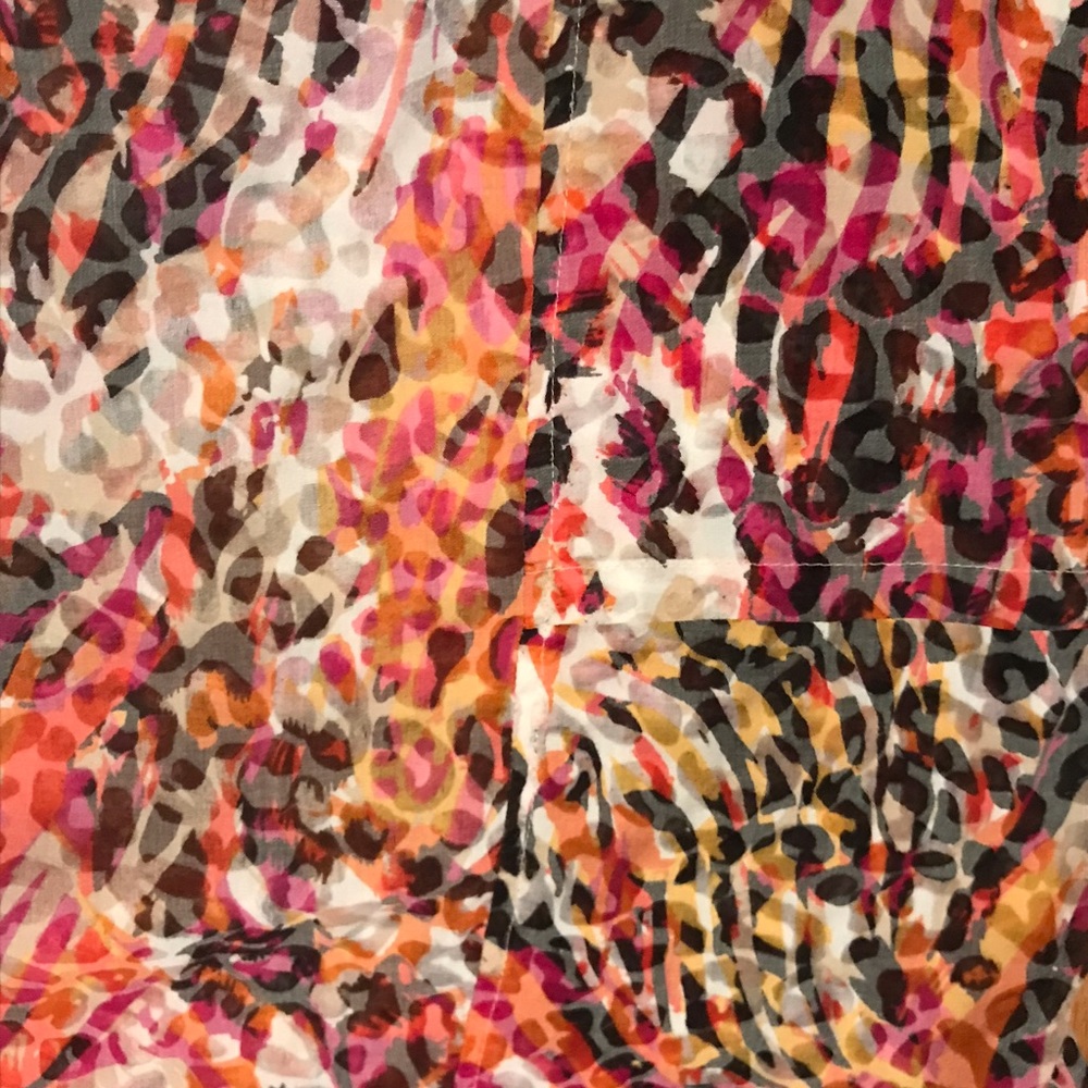 Multi color scrub top - Picture 2 of 3